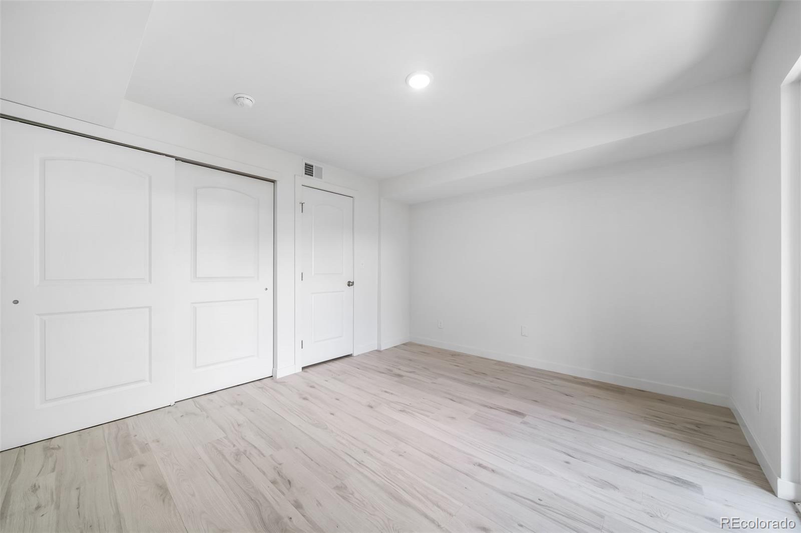 MLS Image #16 for 1885 s quebec way,denver, Colorado