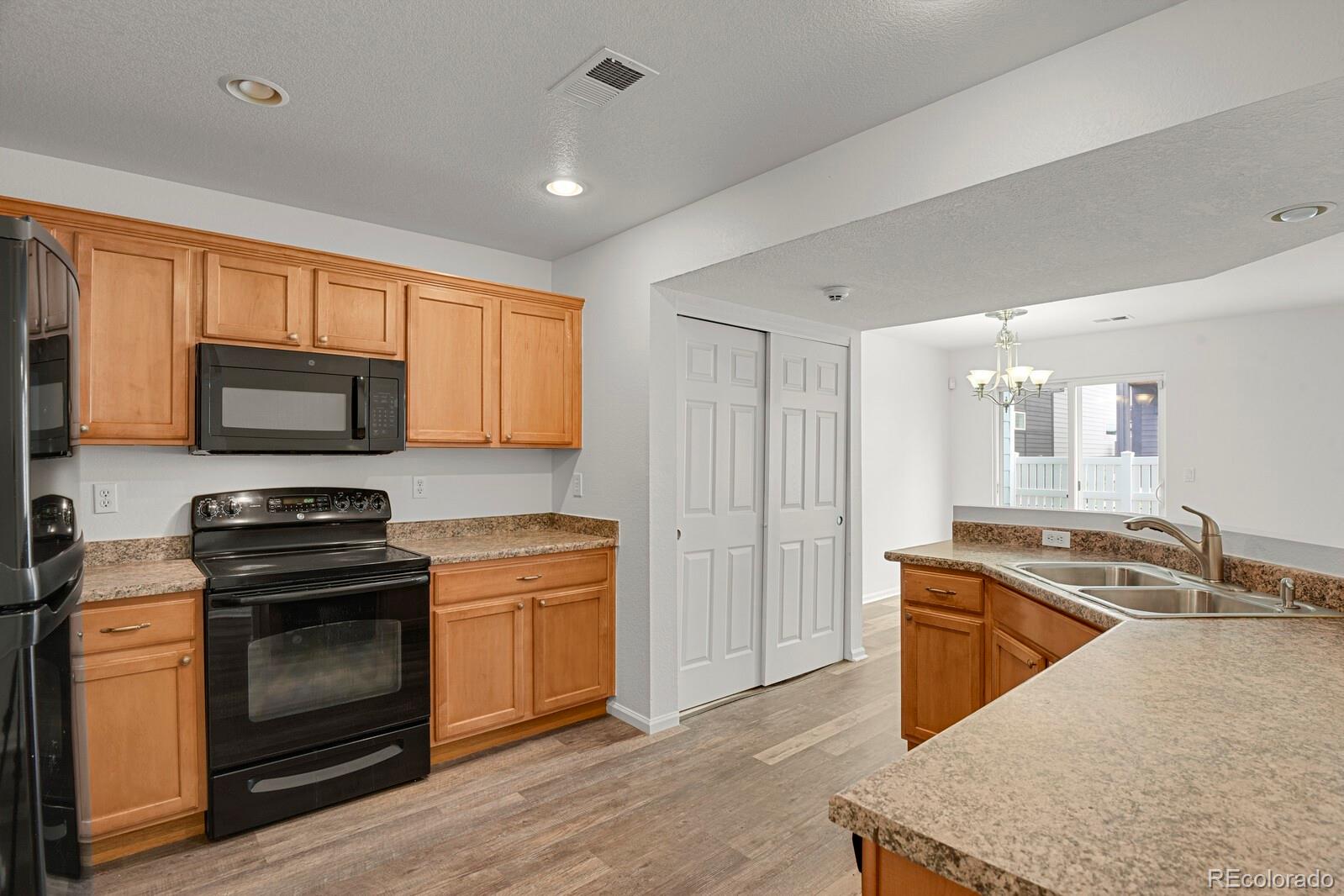 MLS Image #6 for 5850  ceylon street,denver, Colorado