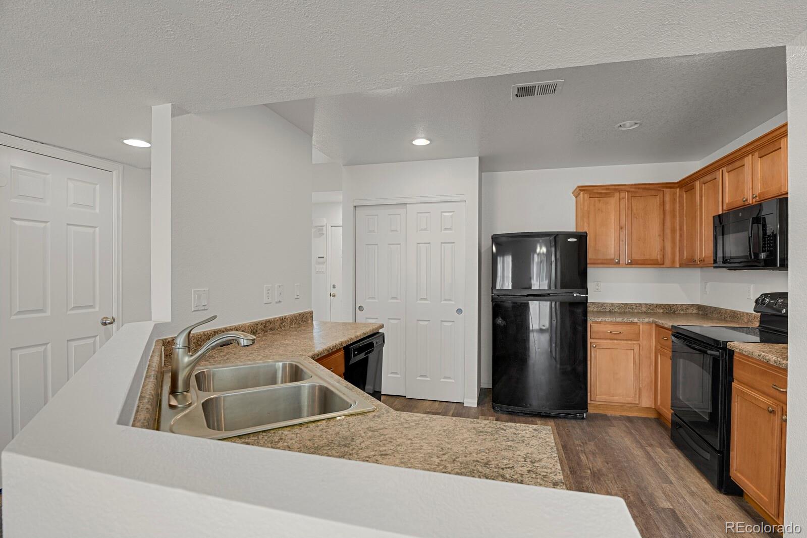 MLS Image #8 for 5850  ceylon street,denver, Colorado