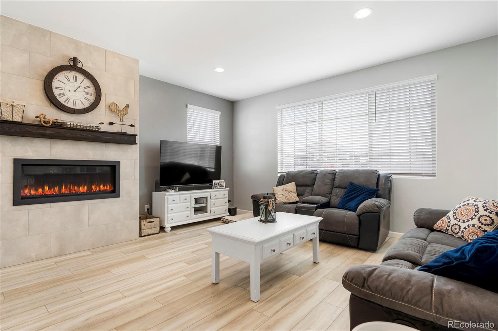 MLS Image #3 for 86 s vandriver way,aurora, Colorado