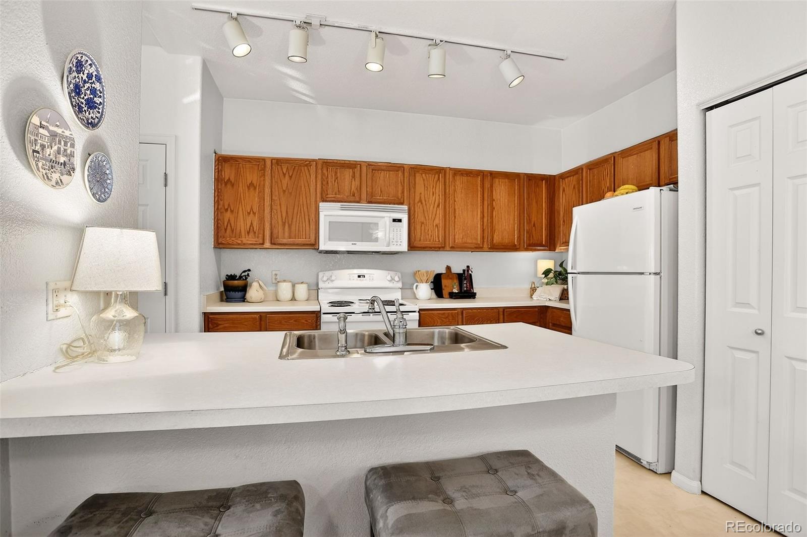 MLS Image #10 for 10715  twenty mile road 202,parker, Colorado