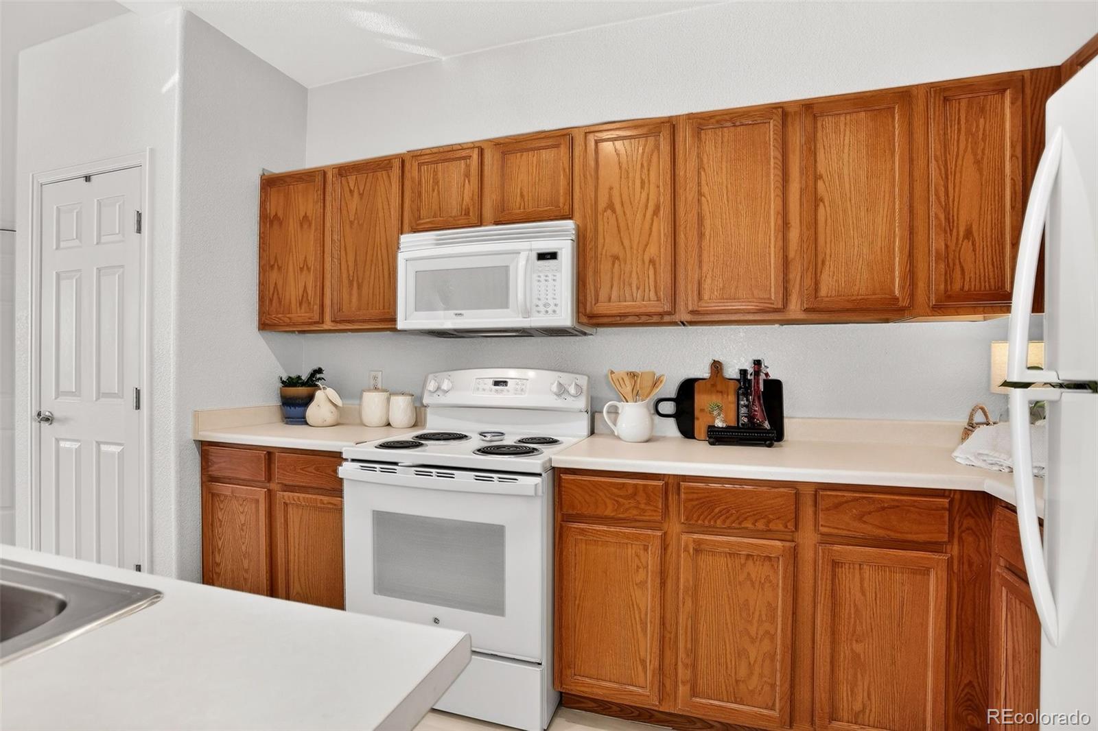 MLS Image #11 for 10715  twenty mile road 202,parker, Colorado