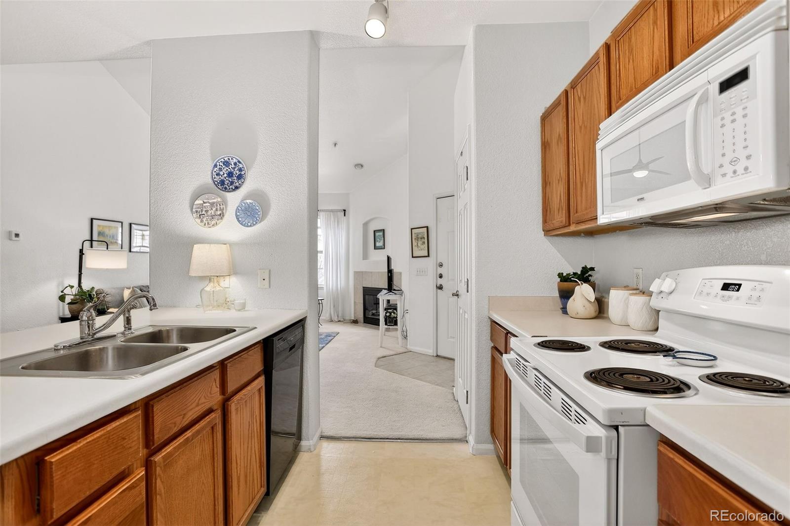 MLS Image #12 for 10715  twenty mile road 202,parker, Colorado