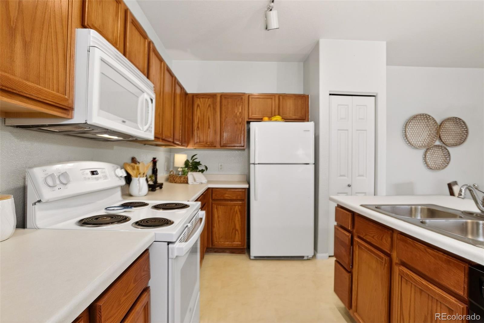 MLS Image #13 for 10715  twenty mile road 202,parker, Colorado