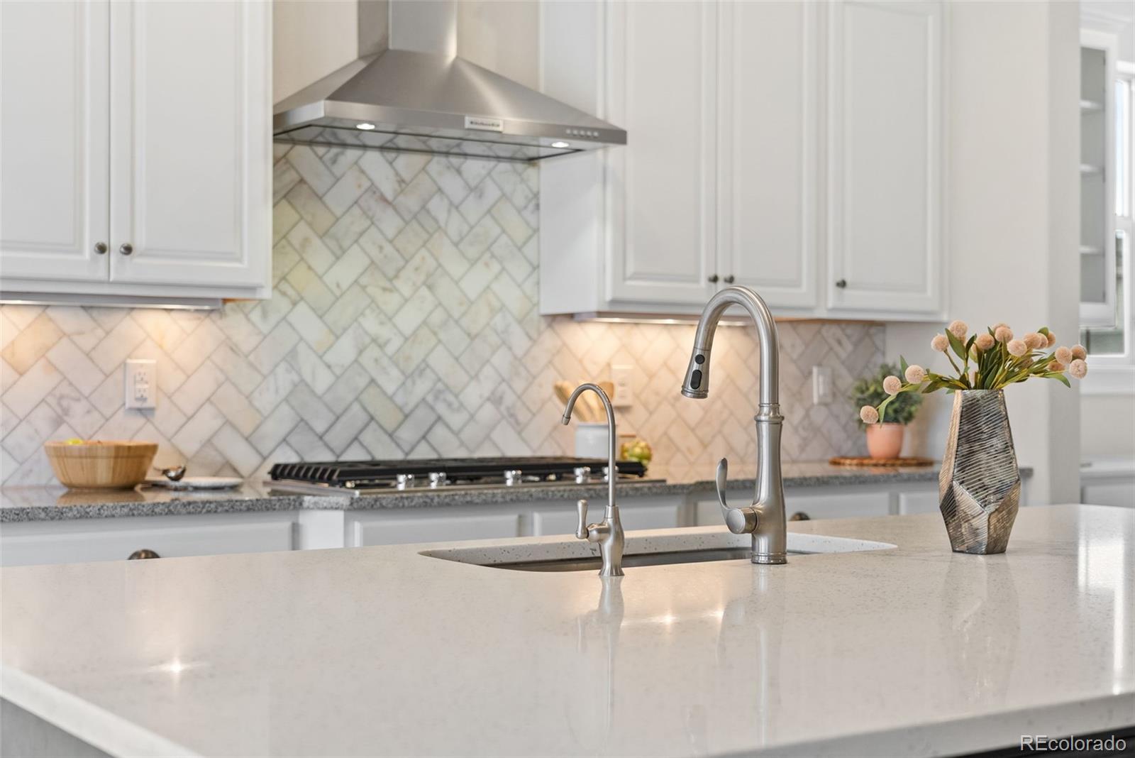 MLS Image #13 for 27620 e lakeview drive,aurora, Colorado
