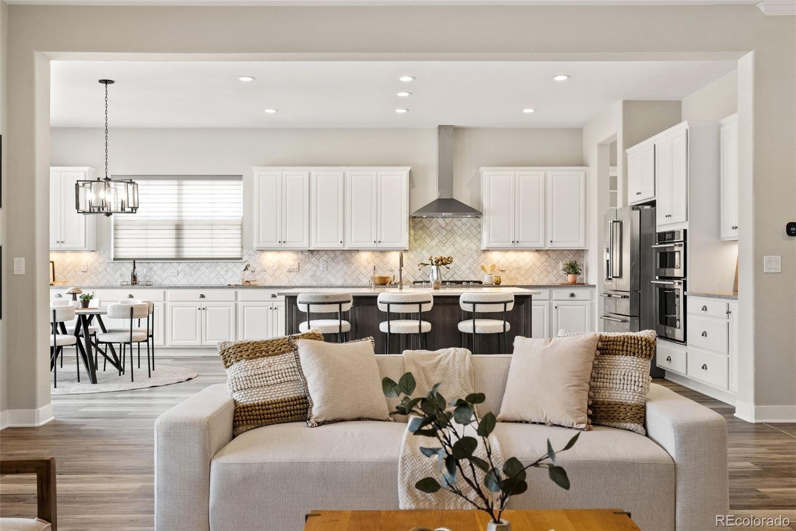 MLS Image #18 for 27620 e lakeview drive,aurora, Colorado