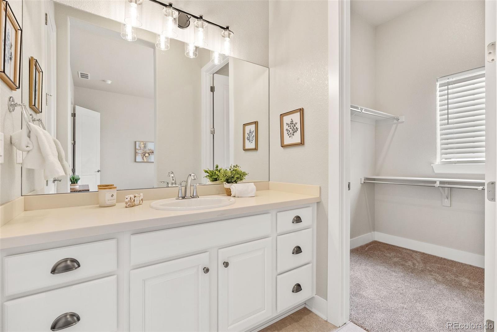 MLS Image #7 for 27620 e lakeview drive,aurora, Colorado