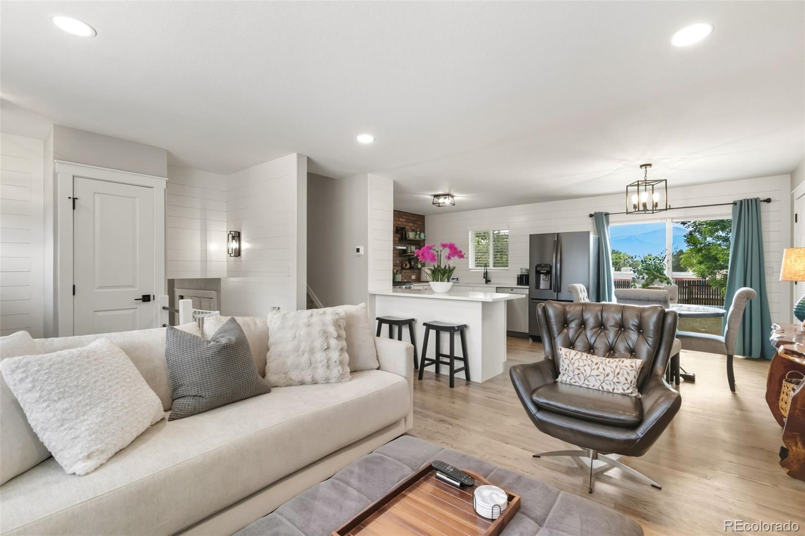 MLS Image #10 for 1414  martin drive,colorado springs, Colorado