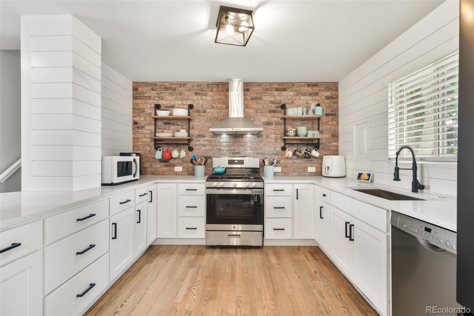 MLS Image #16 for 1414  martin drive,colorado springs, Colorado