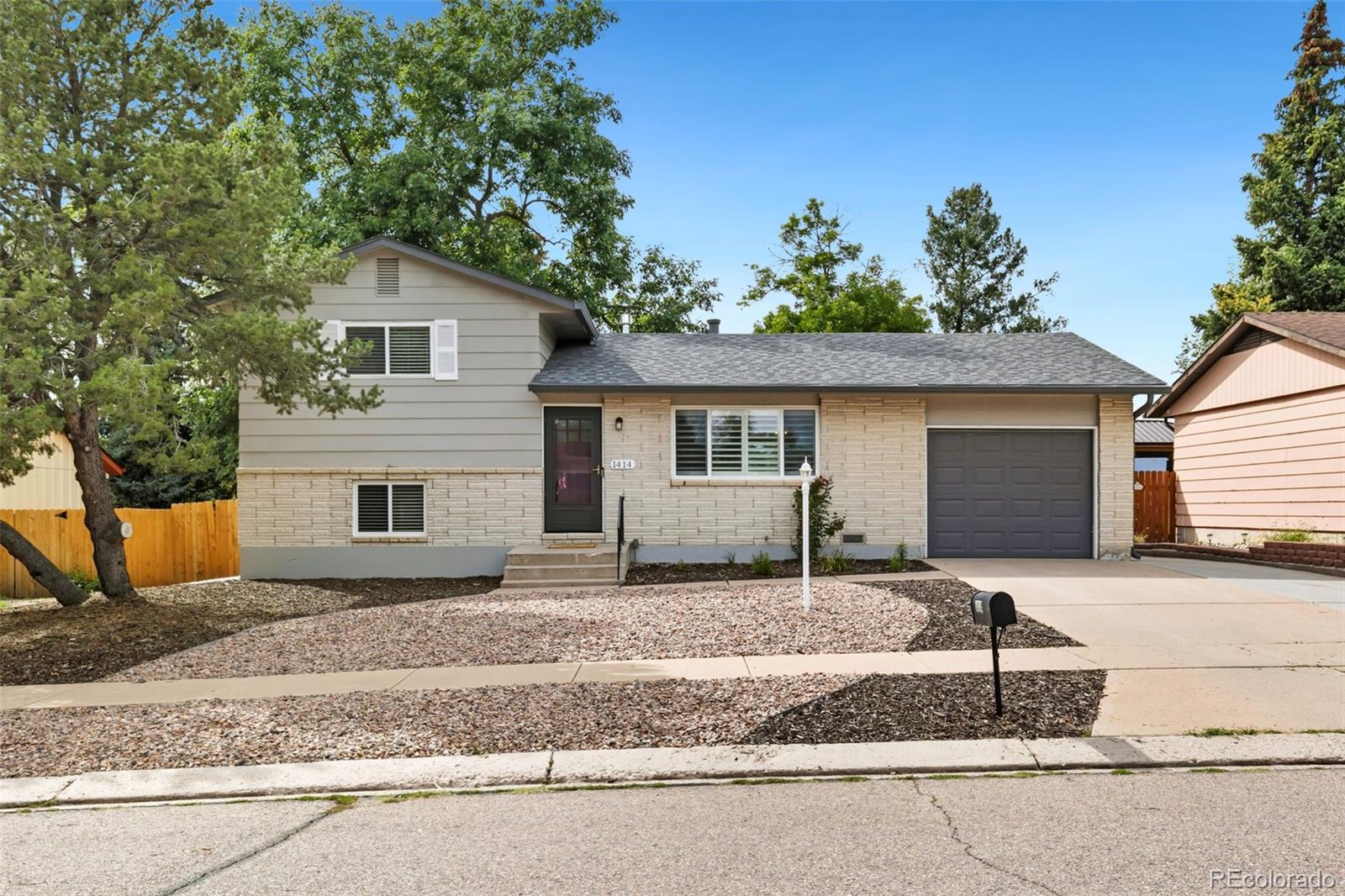 MLS Image #5 for 1414  martin drive,colorado springs, Colorado