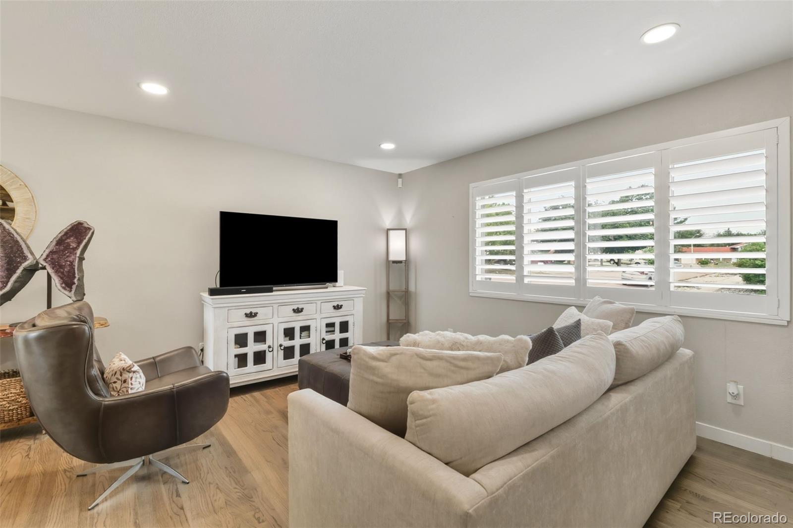 MLS Image #7 for 1414  martin drive,colorado springs, Colorado