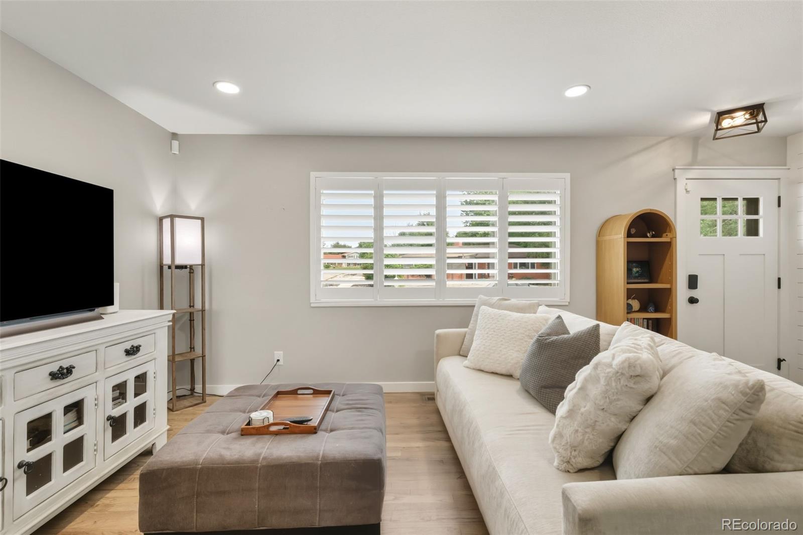 MLS Image #8 for 1414  martin drive,colorado springs, Colorado