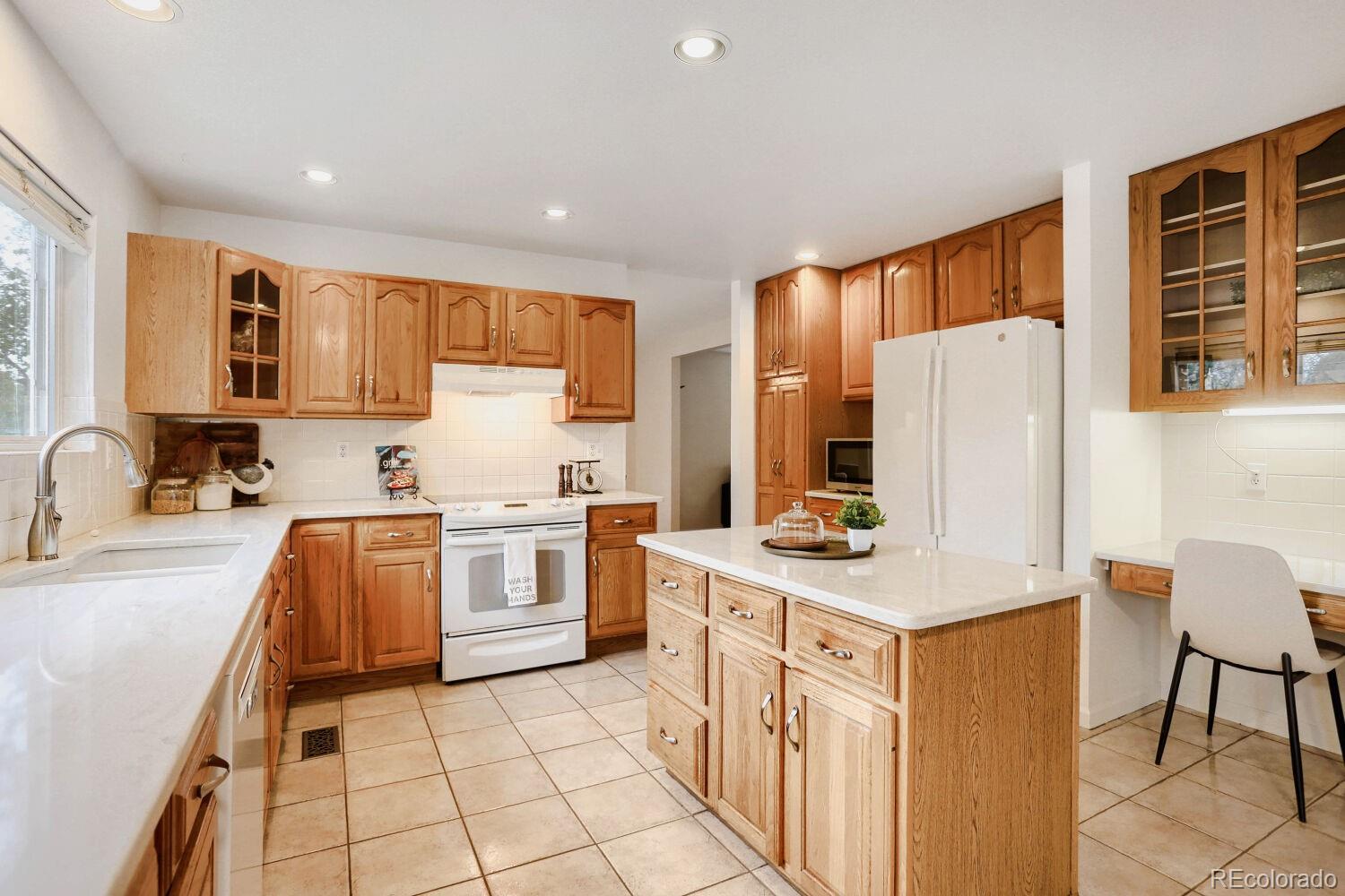 MLS Image #7 for 145 s yarrow street,lakewood, Colorado