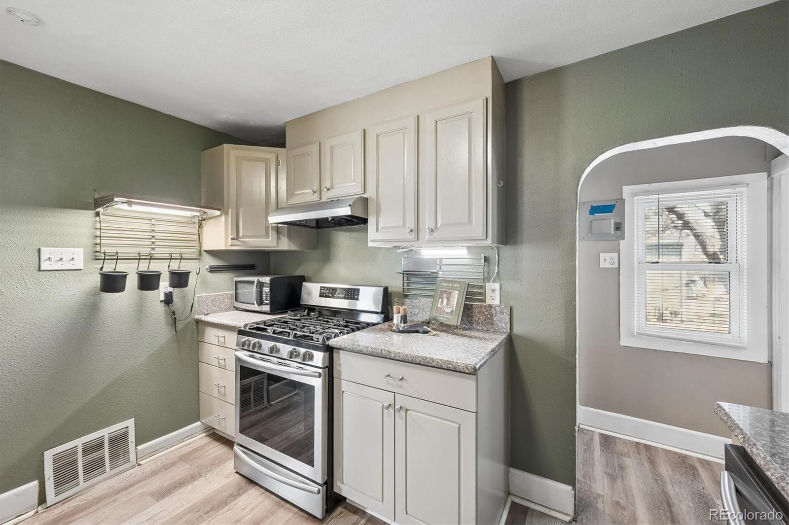 MLS Image #9 for 5134  saint paul street,denver, Colorado