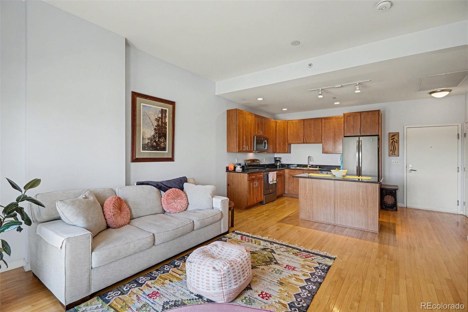 MLS Image #11 for 1950 n logan street 708,denver, Colorado