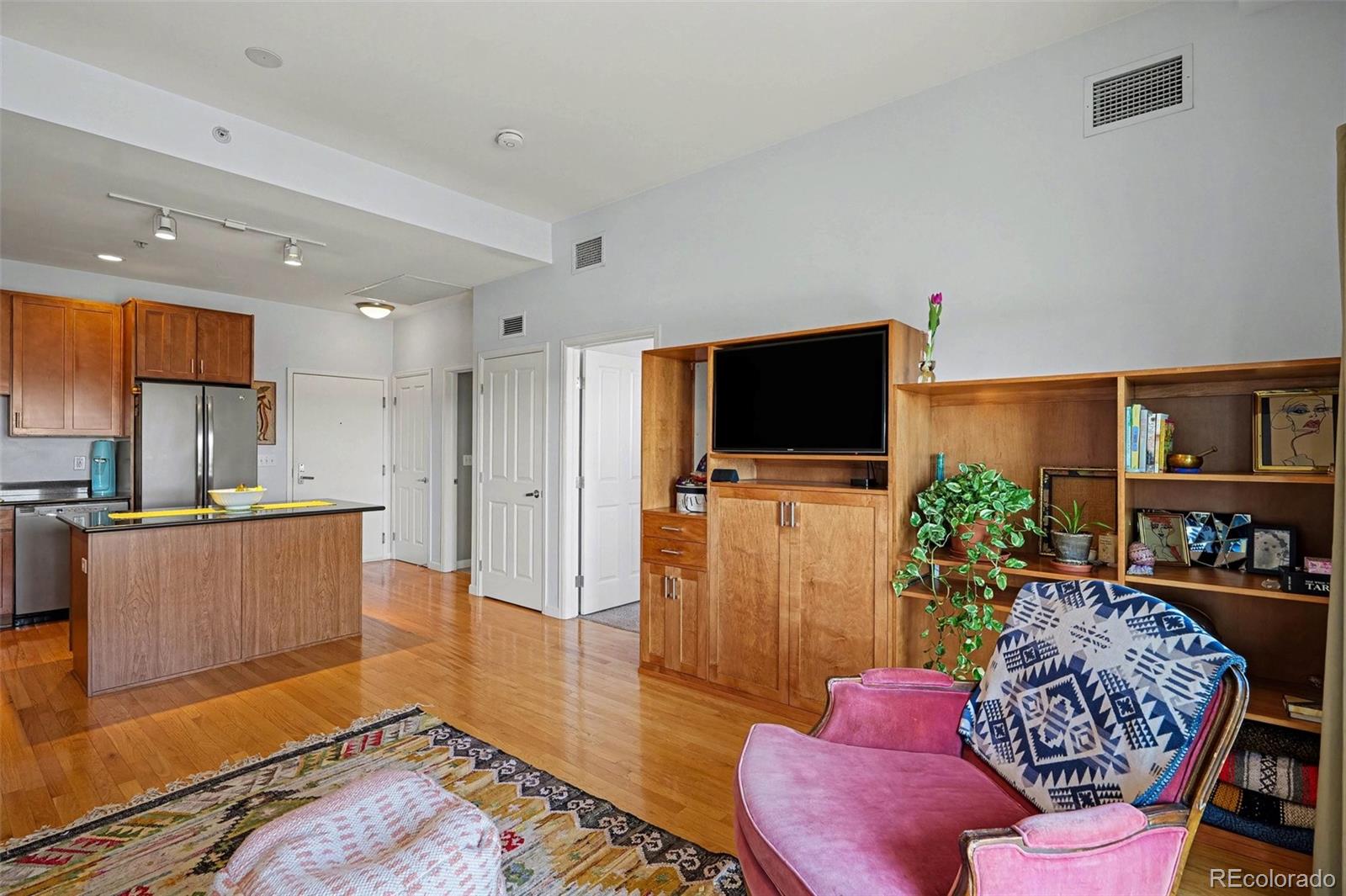 MLS Image #12 for 1950 n logan street 708,denver, Colorado
