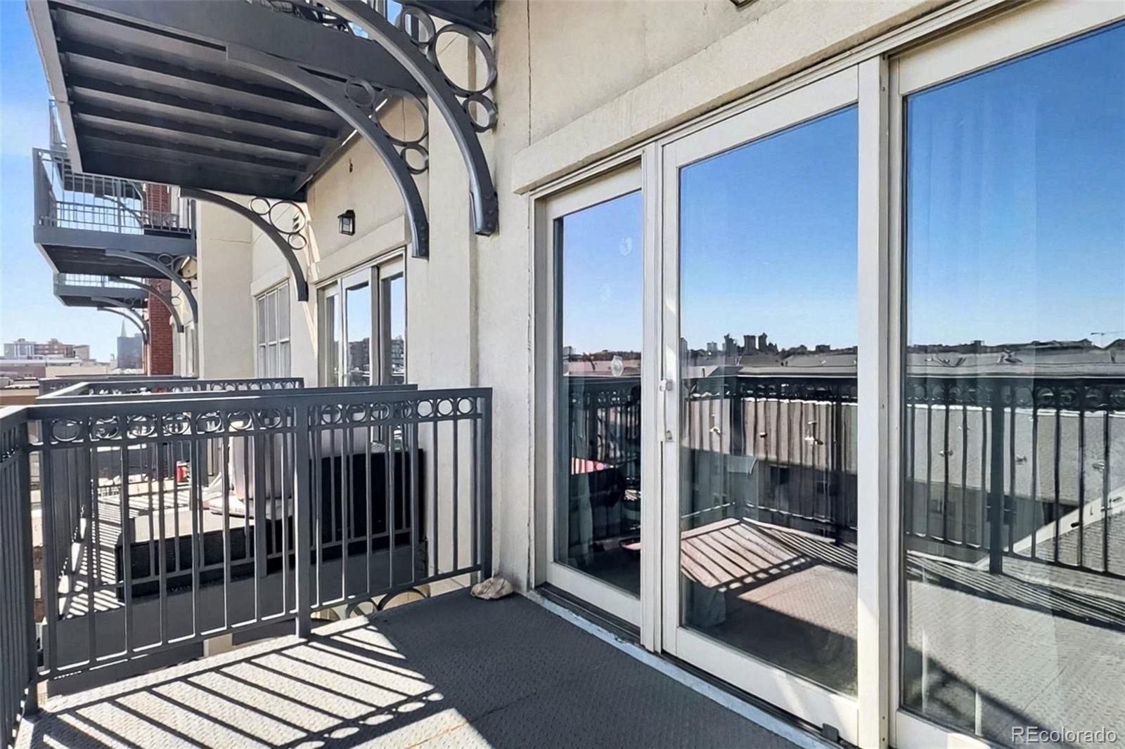 MLS Image #18 for 1950 n logan street 708,denver, Colorado