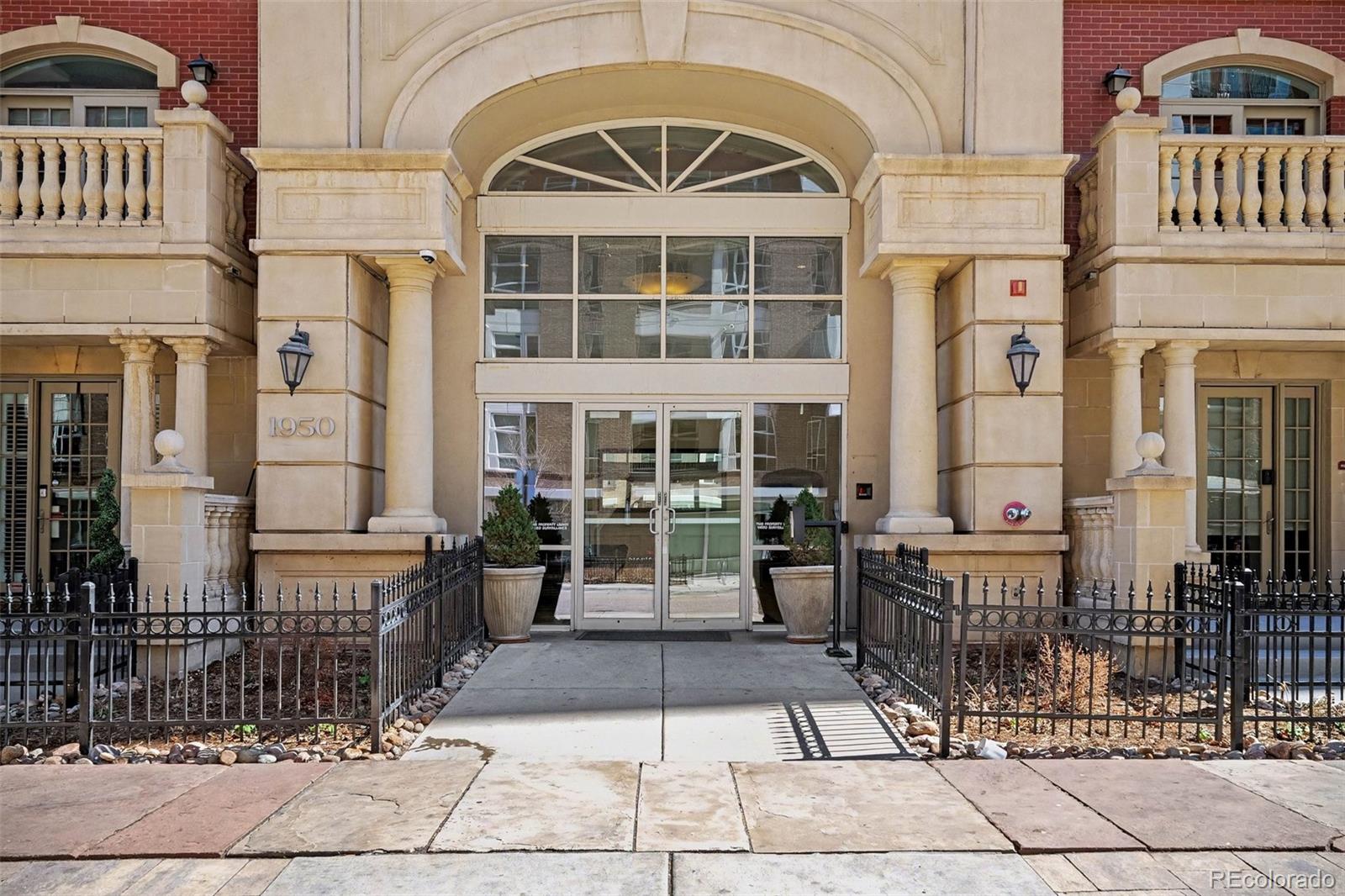 MLS Image #2 for 1950 n logan street 708,denver, Colorado
