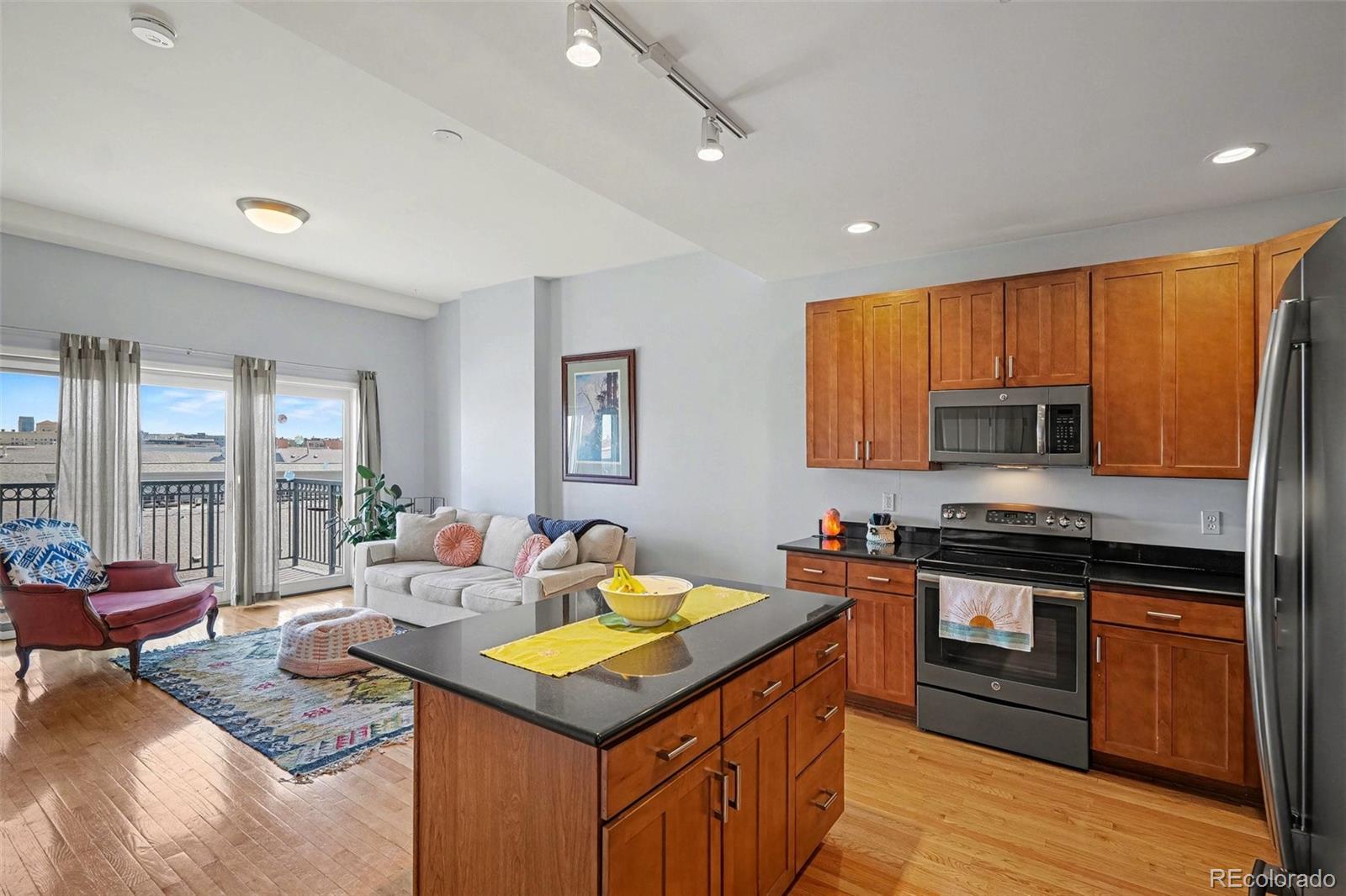 MLS Image #6 for 1950 n logan street 708,denver, Colorado