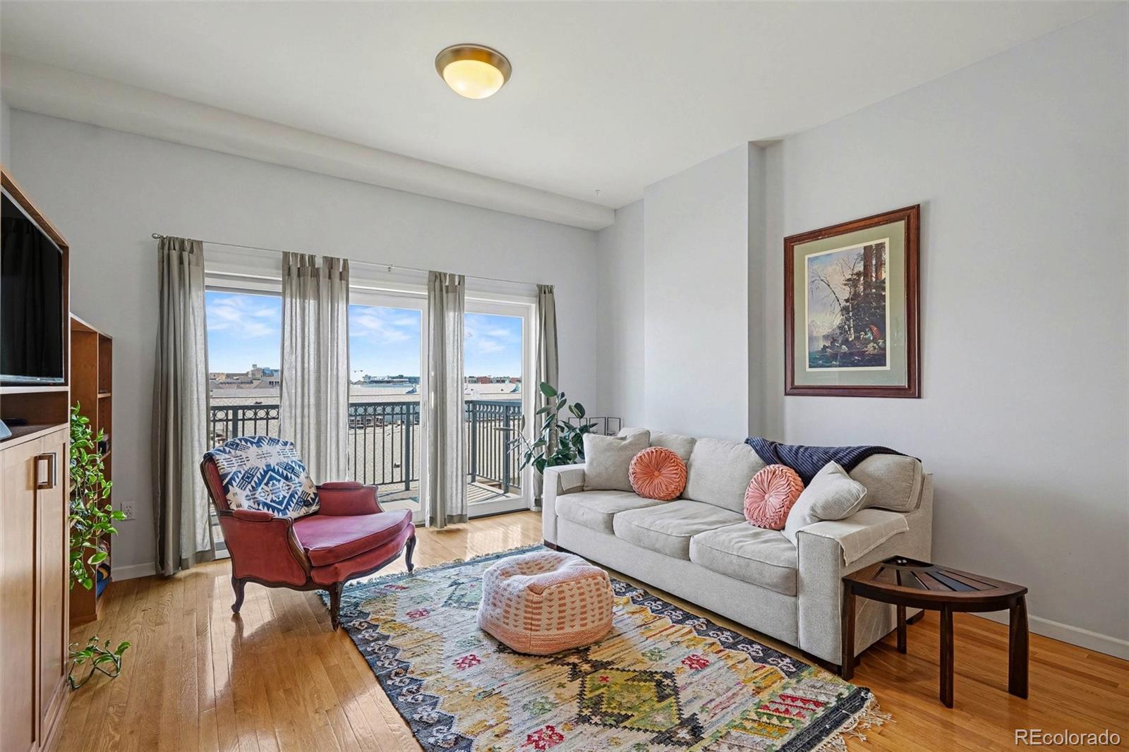 MLS Image #8 for 1950 n logan street 708,denver, Colorado