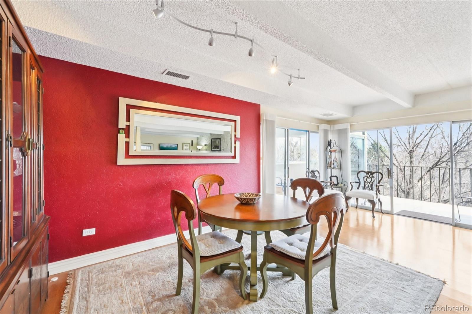 MLS Image #11 for 675 s university boulevard,denver, Colorado