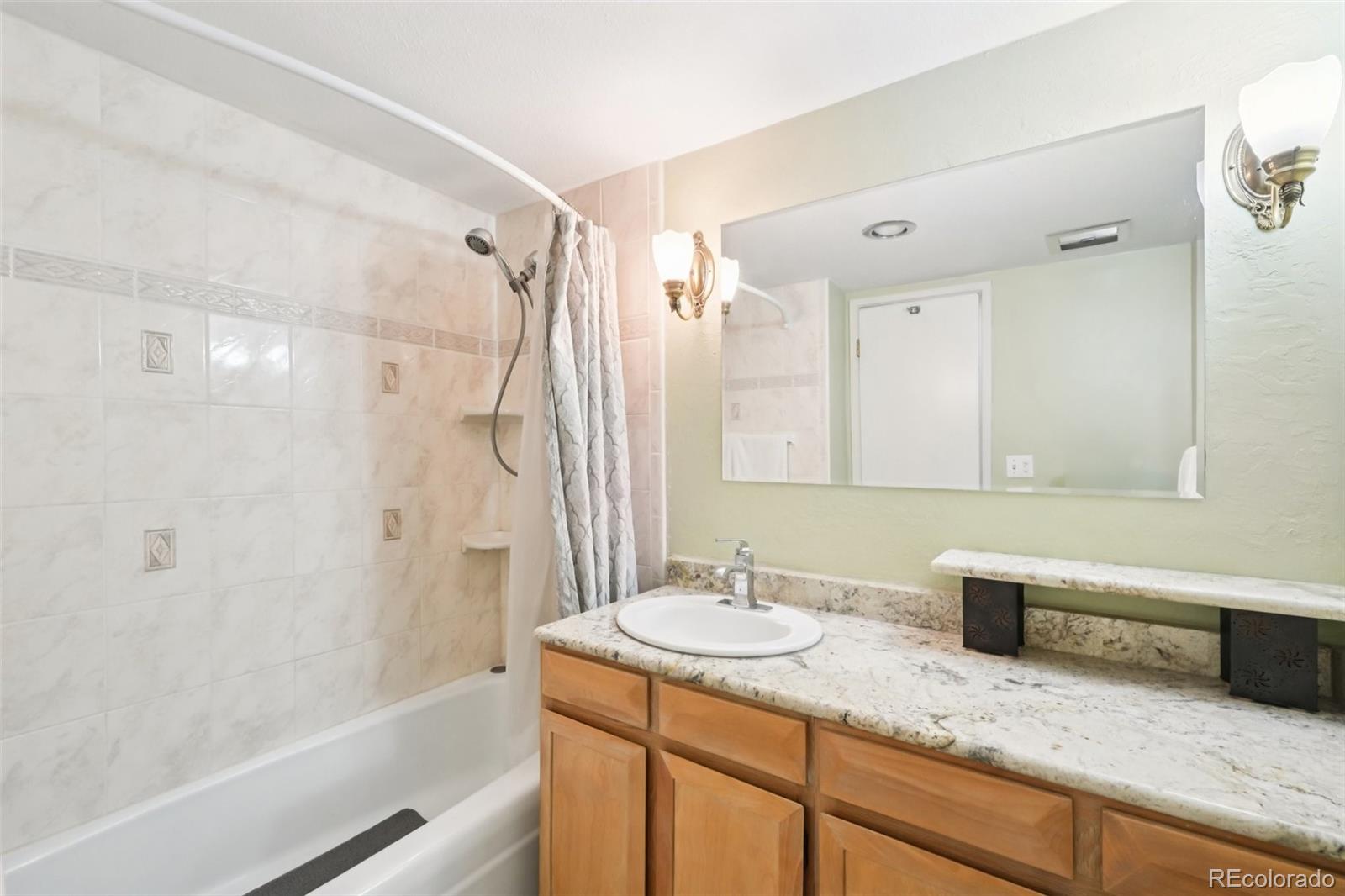 MLS Image #25 for 675 s university boulevard,denver, Colorado