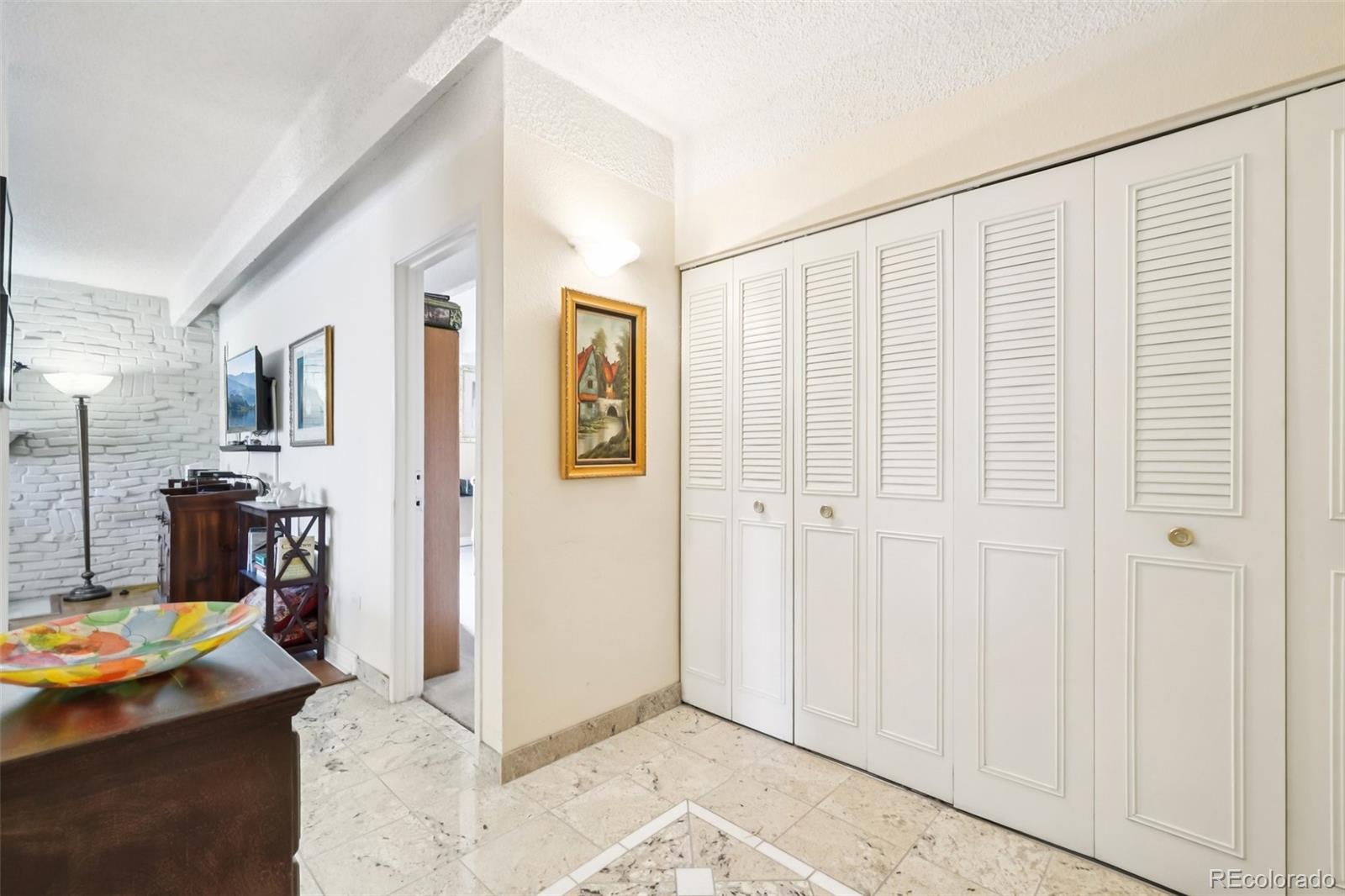 MLS Image #6 for 675 s university boulevard,denver, Colorado