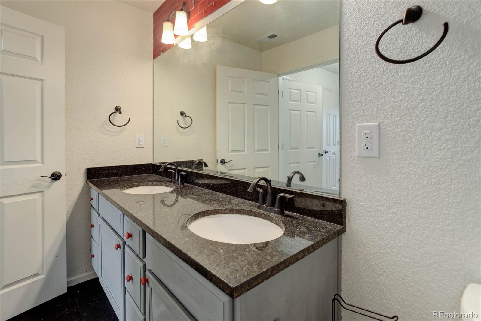 MLS Image #20 for 15165 e 16th place,aurora, Colorado
