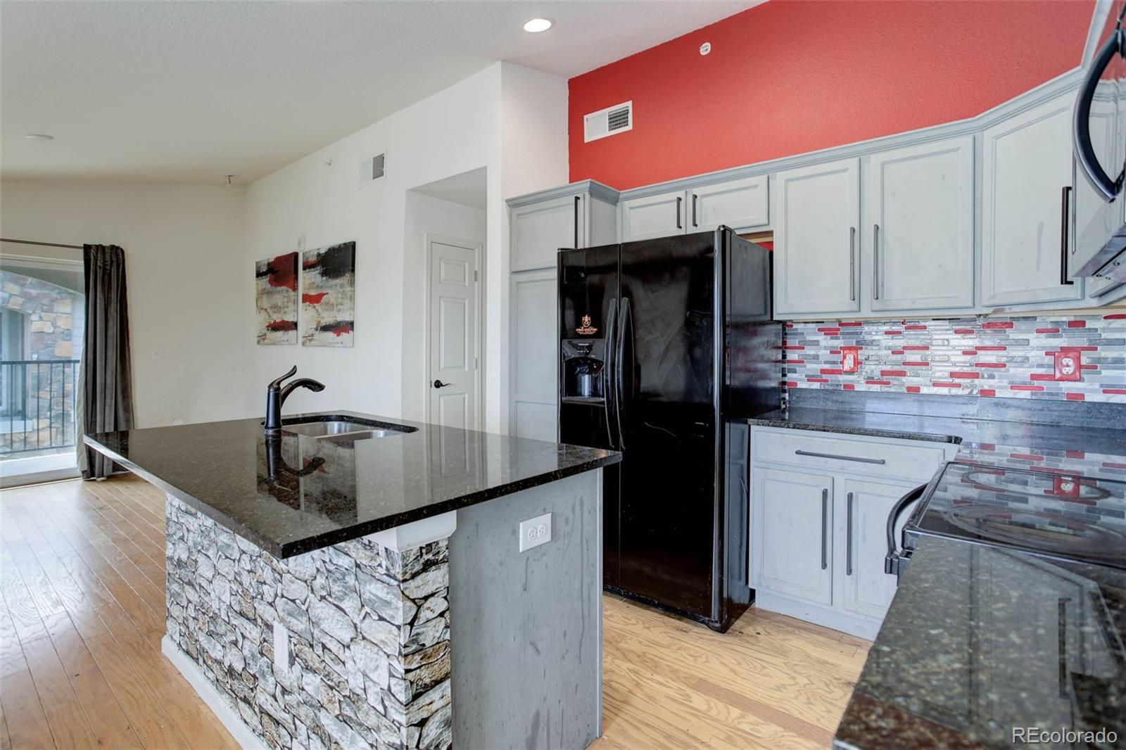 MLS Image #3 for 15165 e 16th place,aurora, Colorado