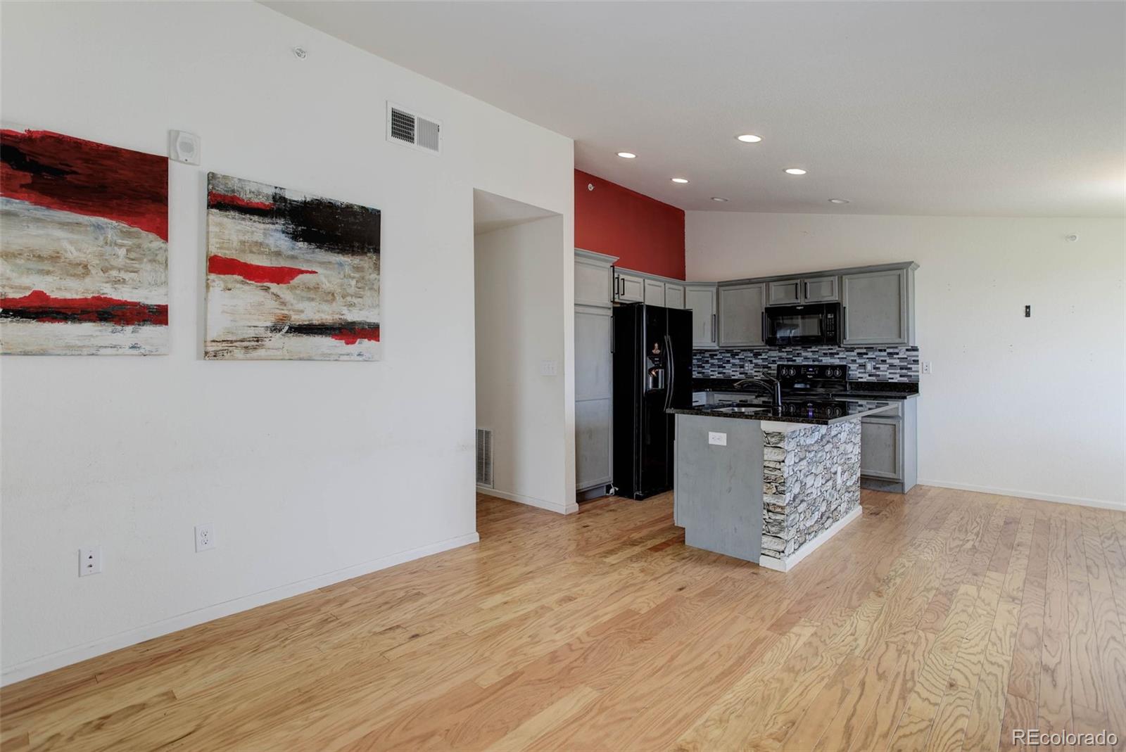 MLS Image #9 for 15165 e 16th place,aurora, Colorado