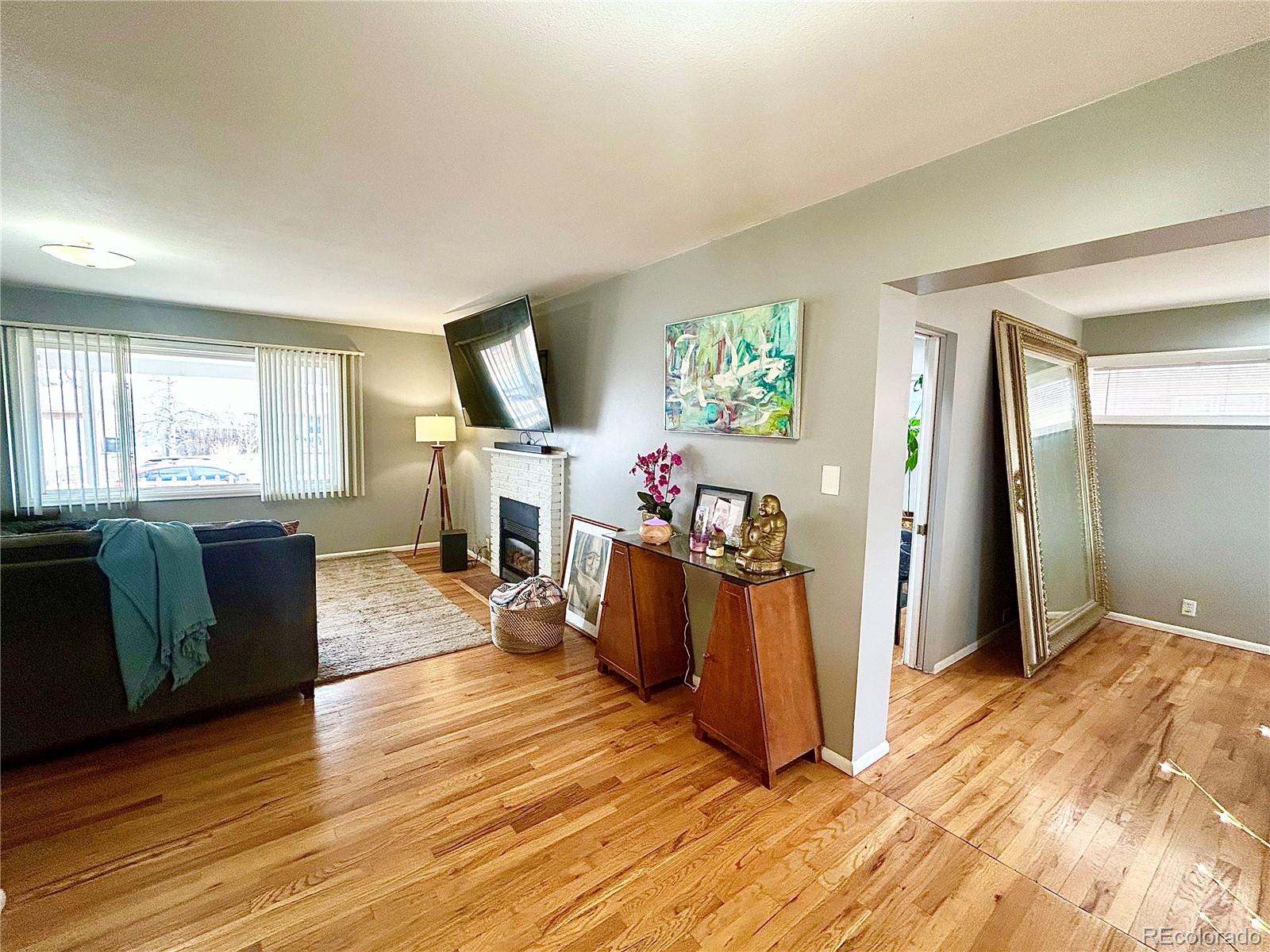 MLS Image #5 for 4759 s hawthorne street,englewood, Colorado