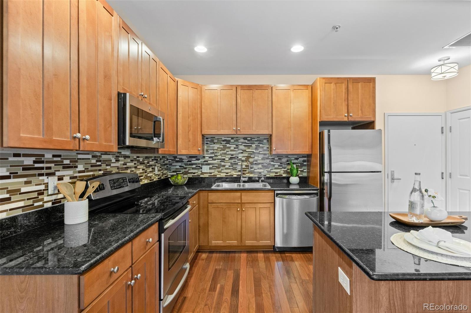 MLS Image #15 for 1950 n logan street,denver, Colorado