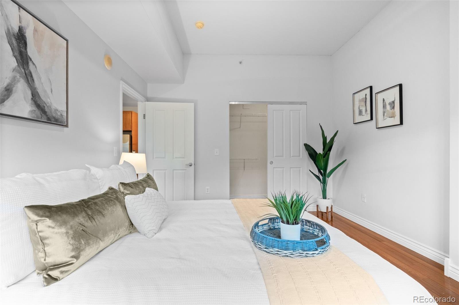 MLS Image #23 for 1950 n logan street,denver, Colorado