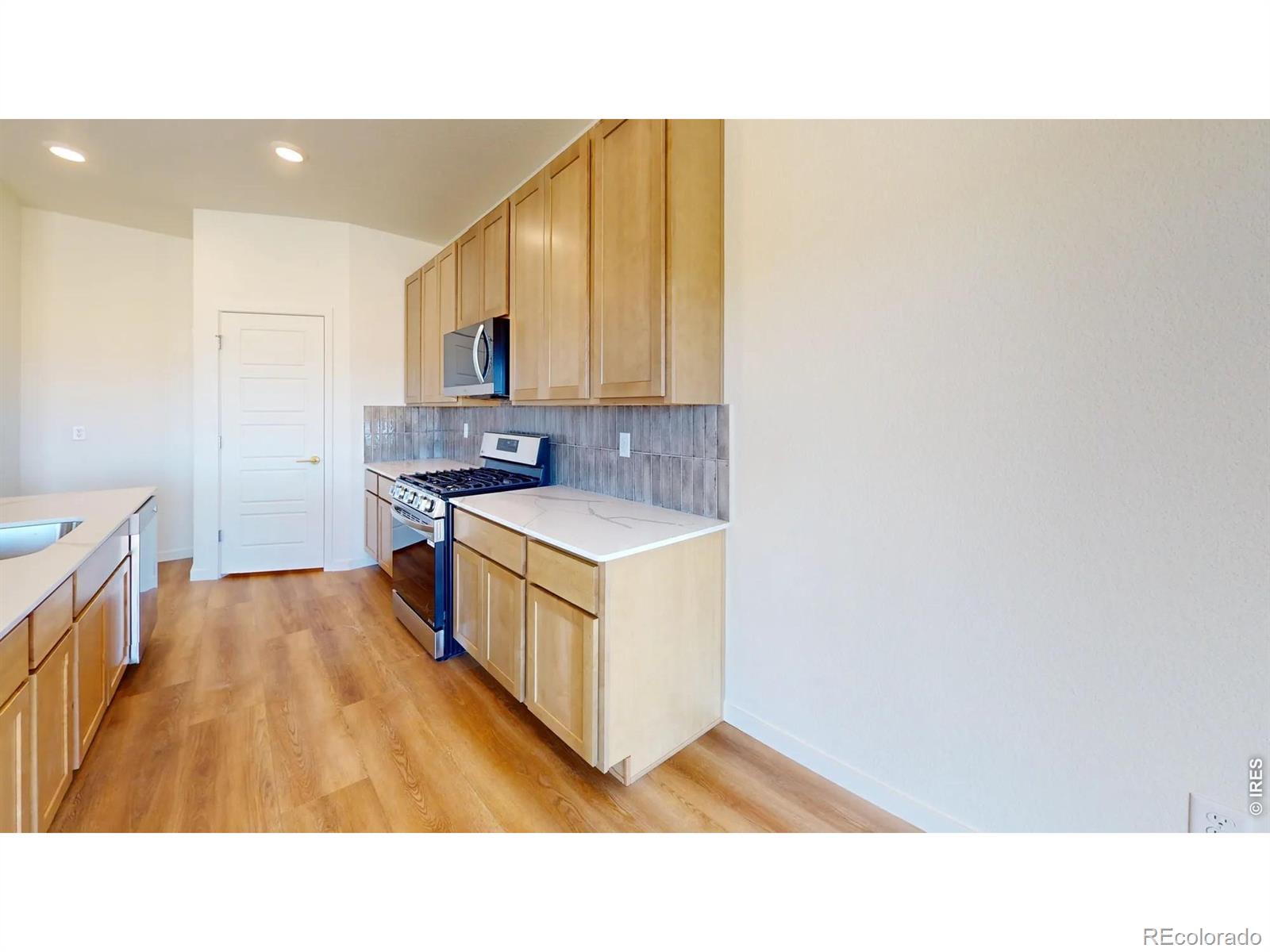 MLS Image #2 for 505  gavin court,hudson, Colorado