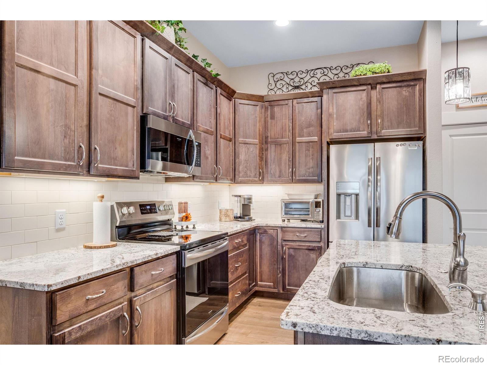 MLS Image #18 for 5221  longshaw court,windsor, Colorado