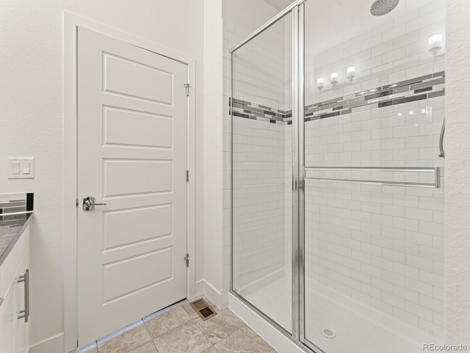 MLS Image #25 for 19515 e sunset circle,centennial, Colorado