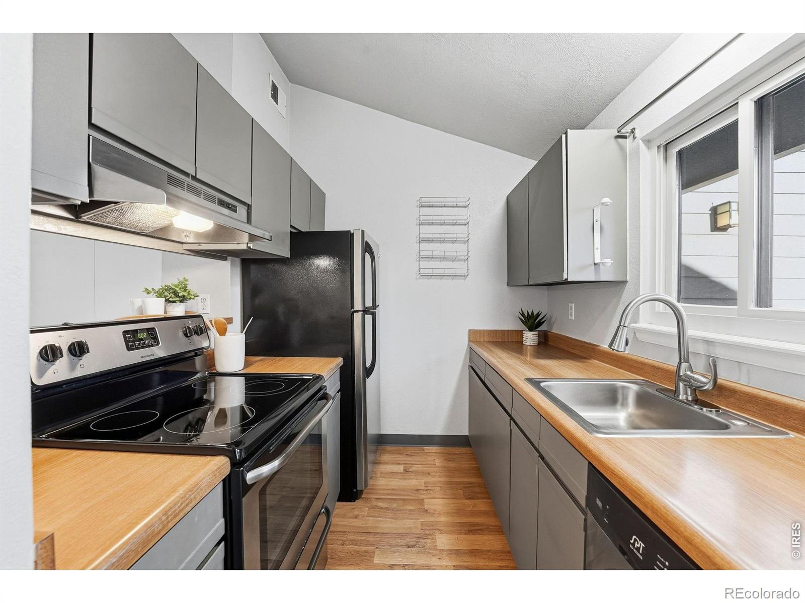 MLS Image #10 for 347 s taft court,louisville, Colorado