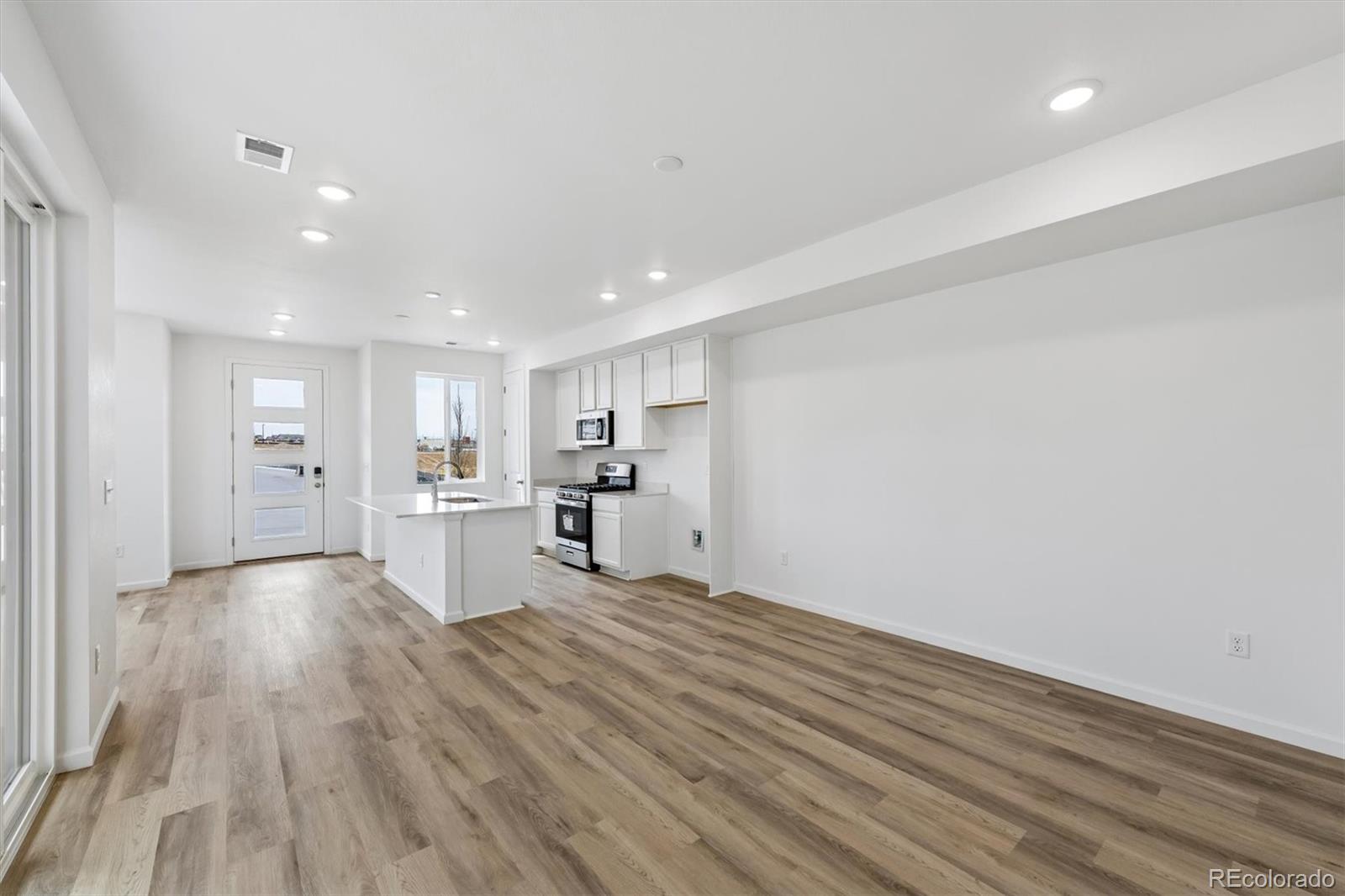 MLS Image #10 for 21351 e 67th avenue,aurora, Colorado