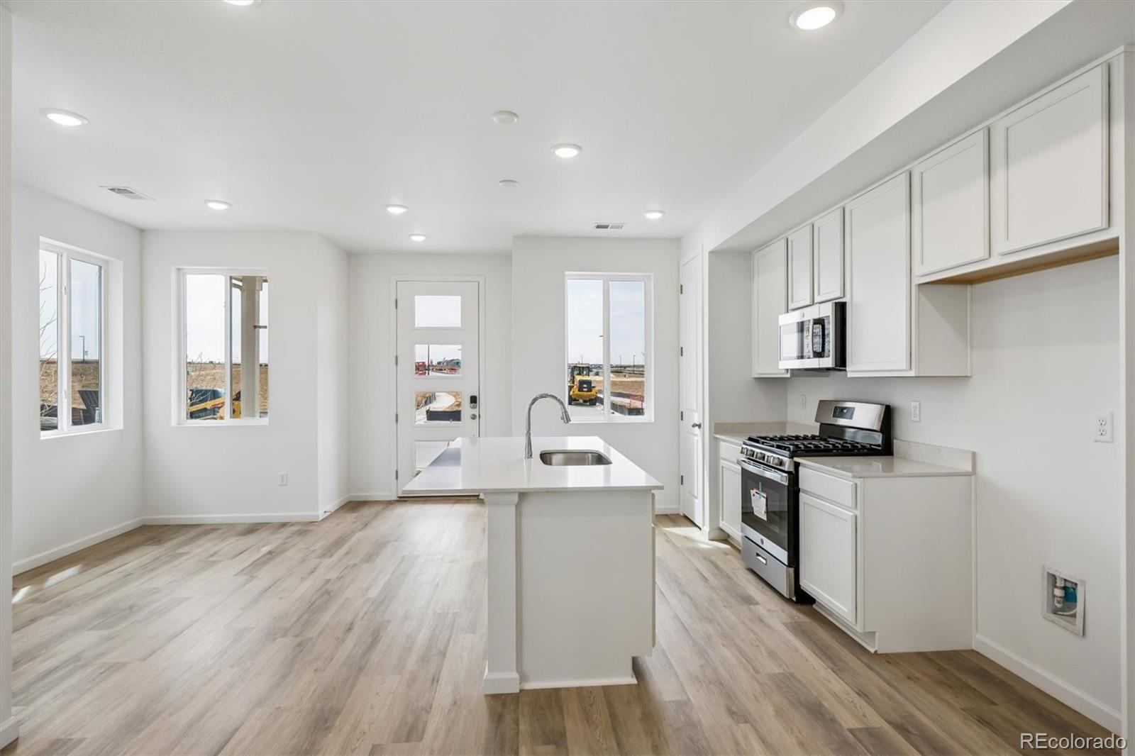 MLS Image #3 for 21351 e 67th avenue,aurora, Colorado