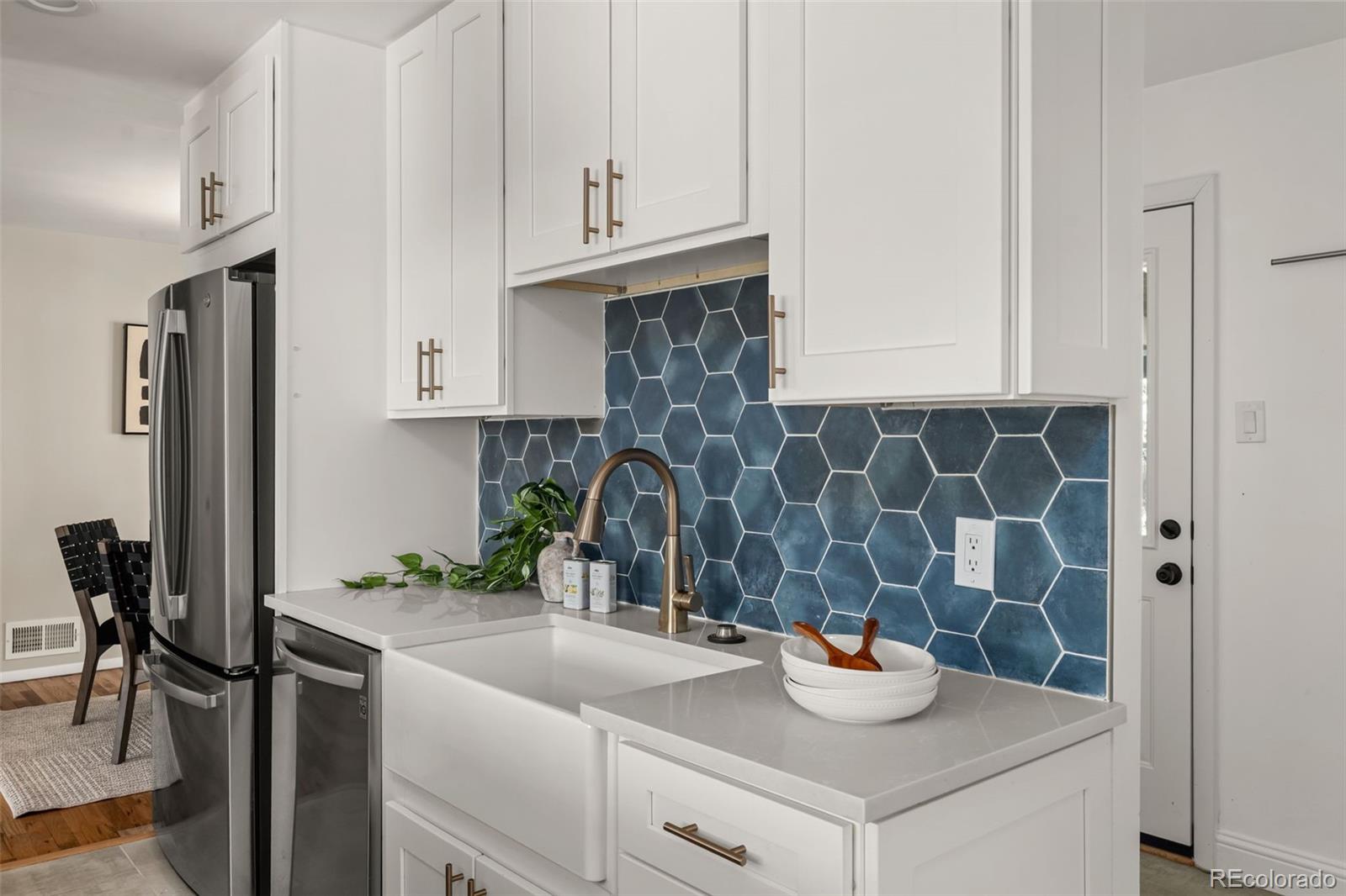 MLS Image #10 for 3201 s glencoe street,denver, Colorado