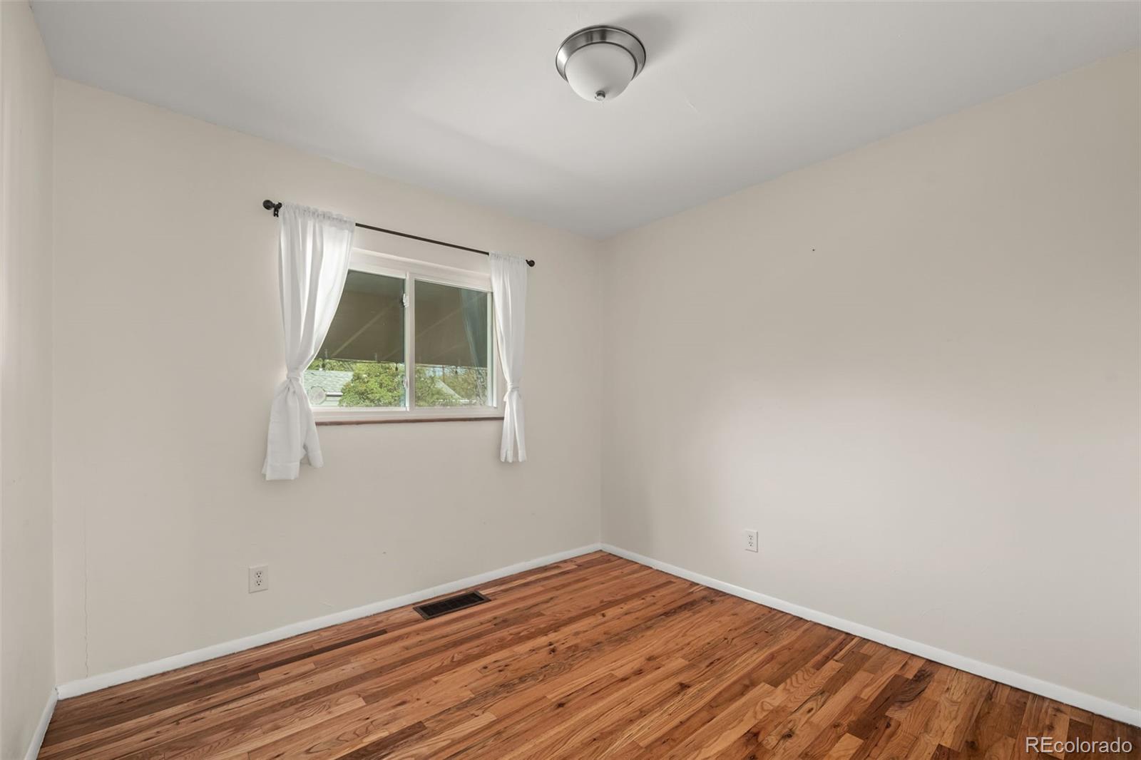 MLS Image #28 for 3201 s glencoe street,denver, Colorado