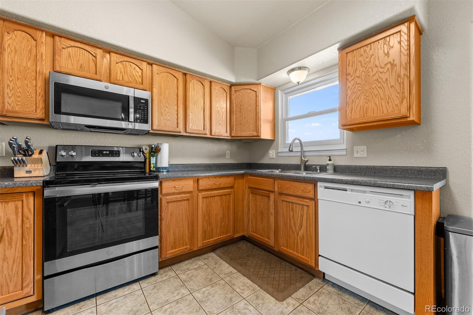 MLS Image #5 for 965 n cimarron drive,pueblo, Colorado
