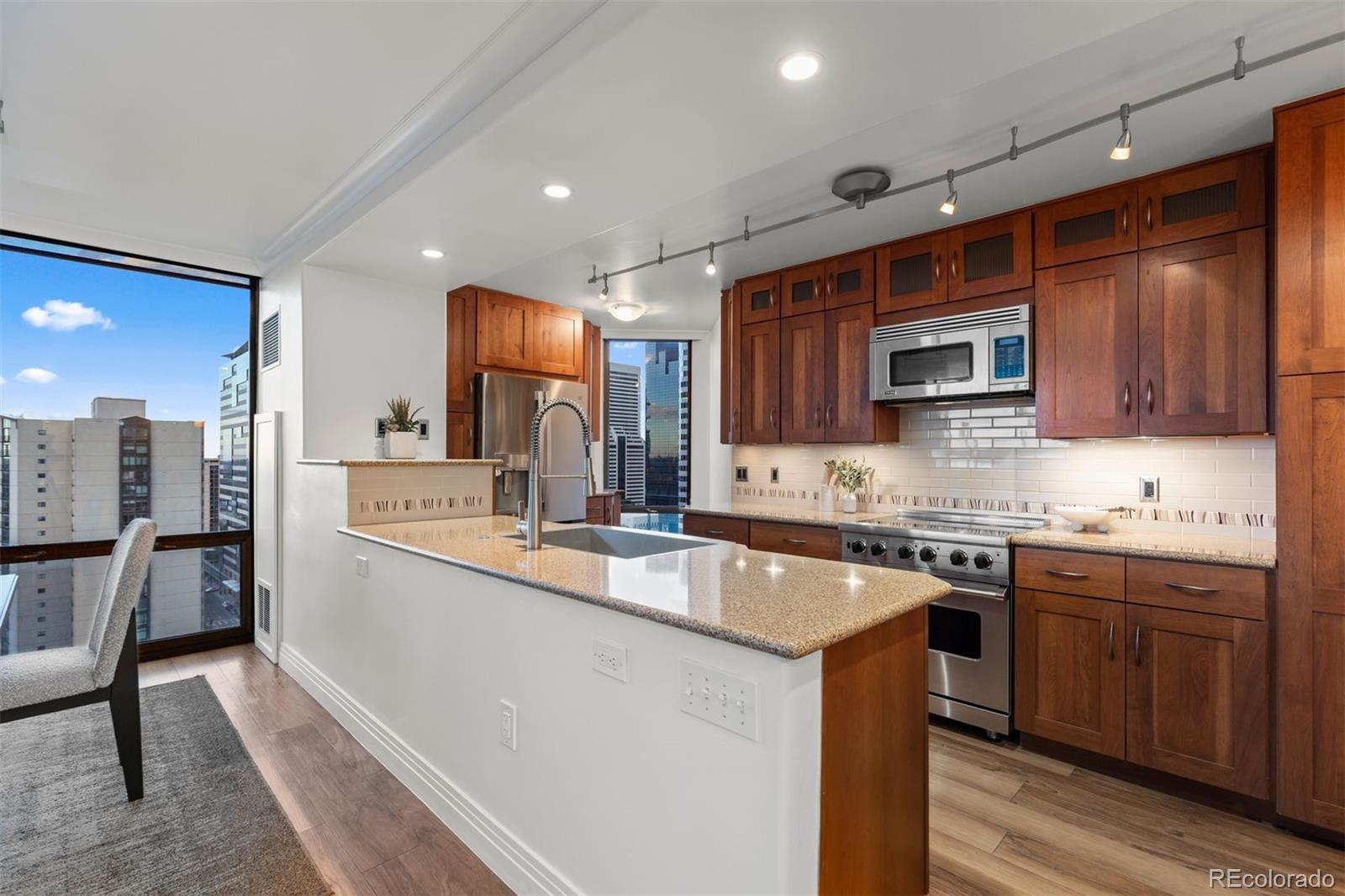 MLS Image #6 for 1625  larimer street 2307,denver, Colorado