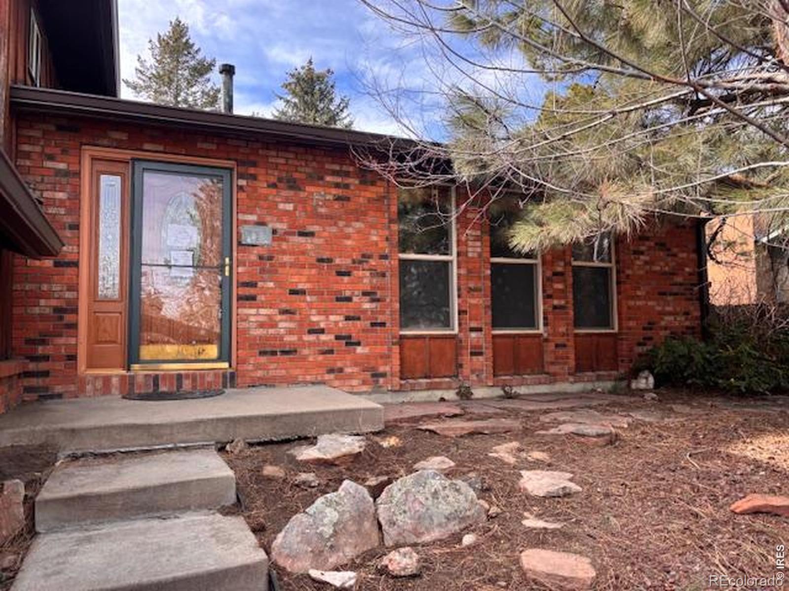 MLS Image #2 for 3331  lakeview circle,longmont, Colorado
