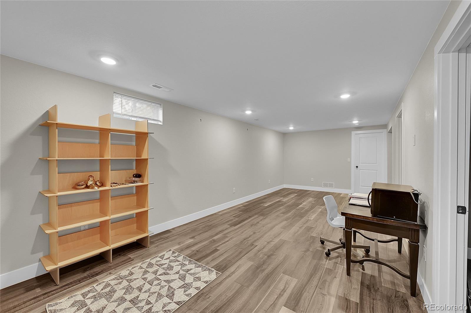 MLS Image #11 for 912 s bross street,longmont, Colorado