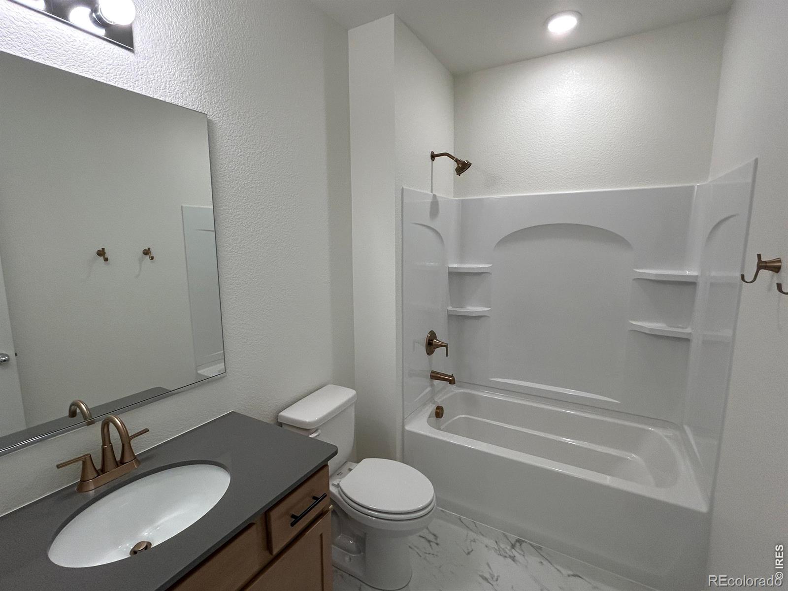MLS Image #14 for 510  gavin court,hudson, Colorado