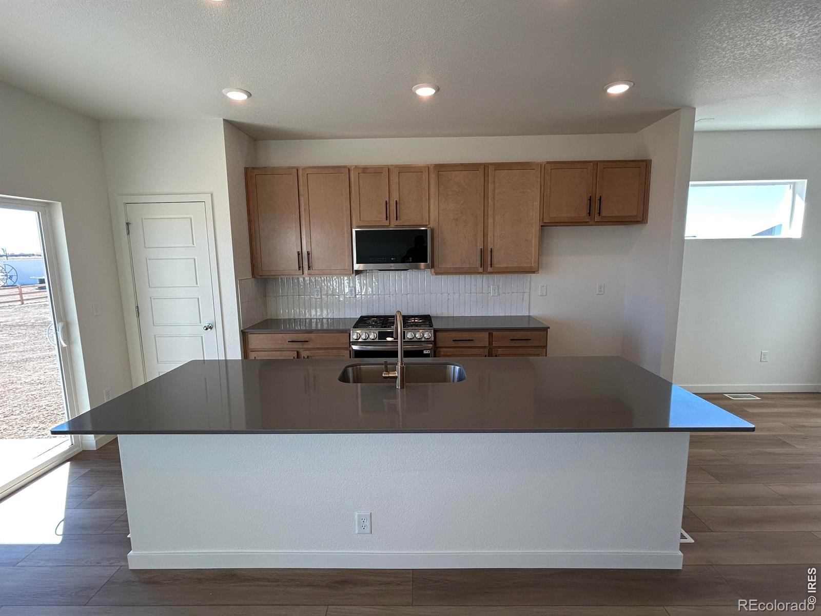 MLS Image #2 for 510  gavin court,hudson, Colorado