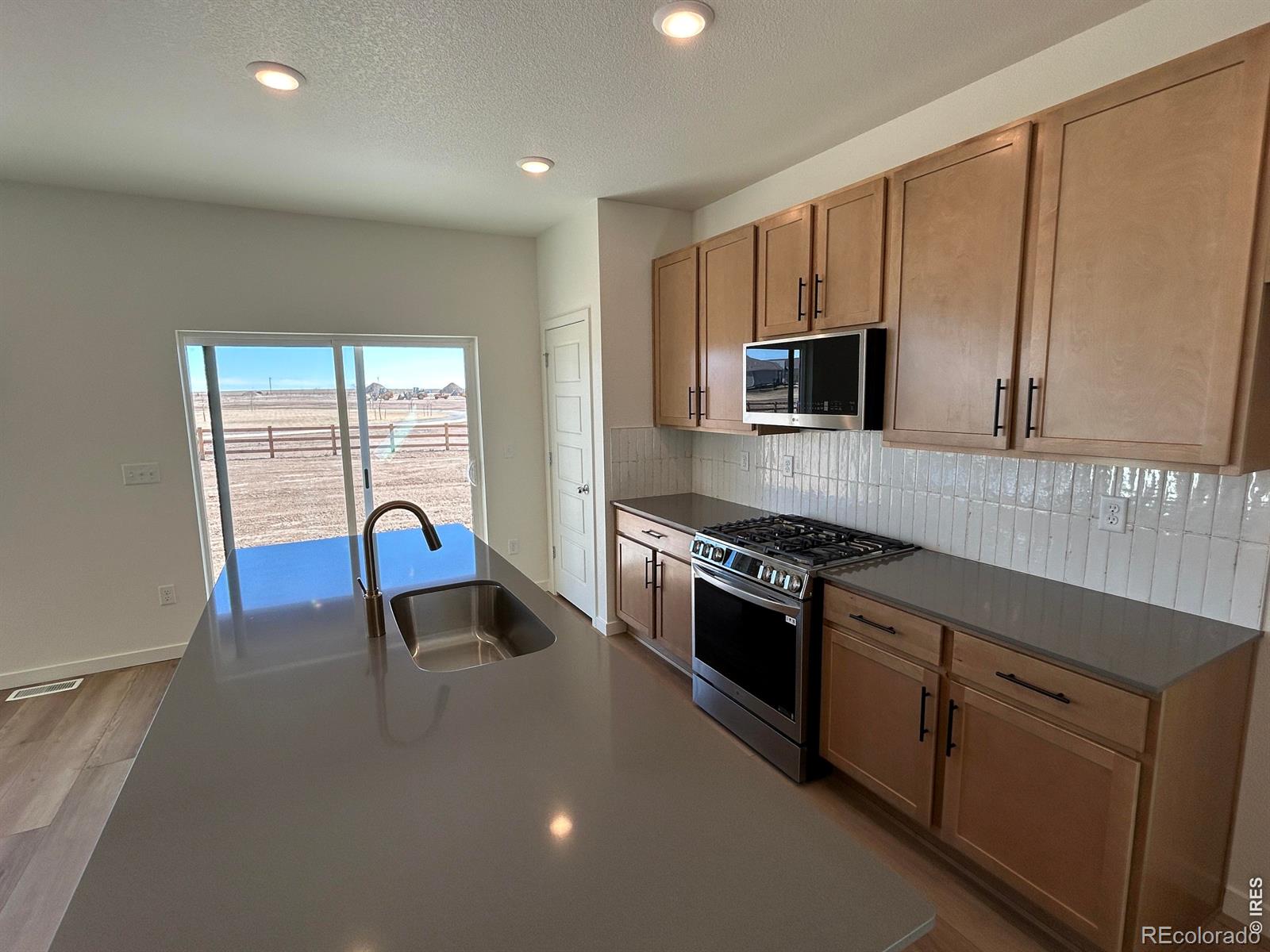MLS Image #3 for 510  gavin court,hudson, Colorado