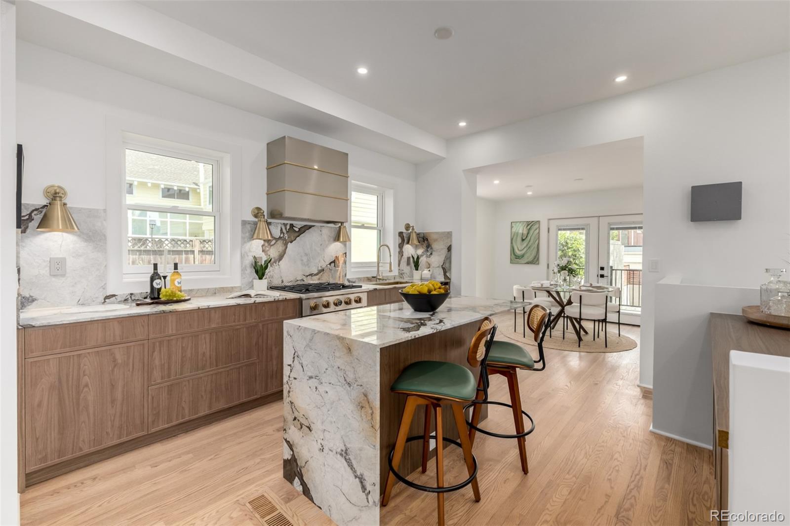 MLS Image #13 for 668 n clarkson street,denver, Colorado
