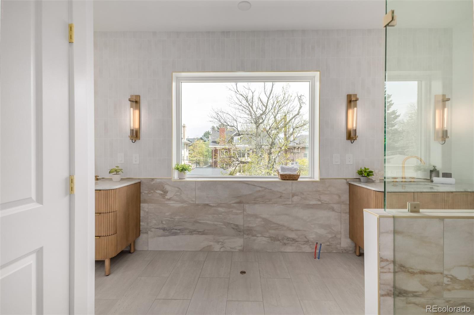 MLS Image #22 for 668 n clarkson street,denver, Colorado